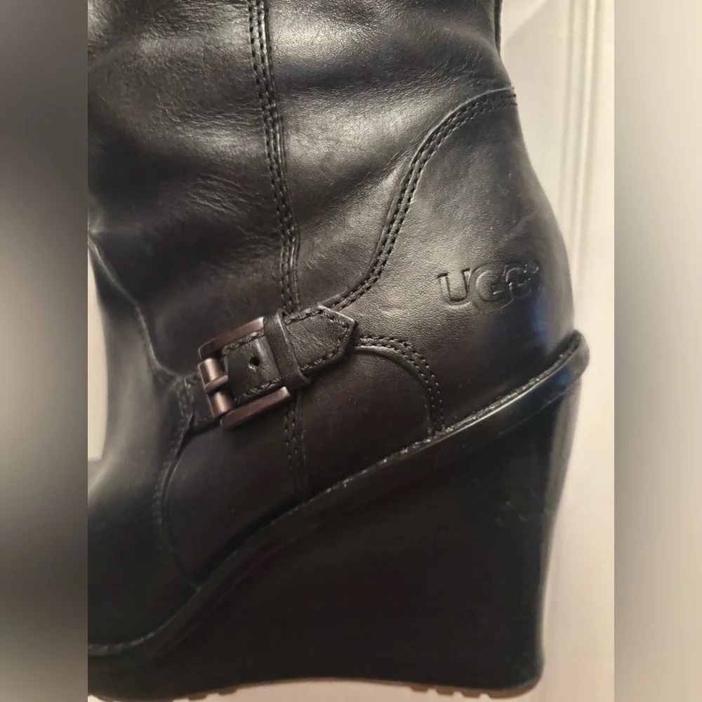 LIKE NEW UGG PLATFORM “BELOW THE KNEE” LEATHER & SHEEPSKIN BOOTS  SZ 8.5 - Picture 4 of 12